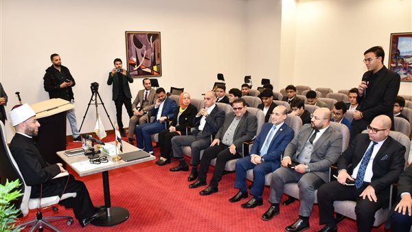 وزير الأوقاف يستقبل