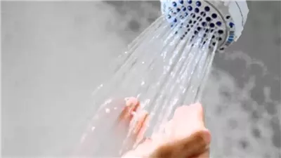 طبيب قلب روسي يحسم الجدل: الاستحمام بالماء البارد لا يسبب السكتات الدماغية