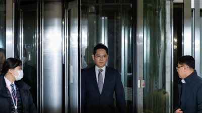 محكمة استئناف في سيول تبرئ رئيس شركة سامسونج من تهم احتيال 