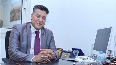 قبل لقاء ترامب.. نتنياهو يتجه للتضحية برئيسي الموساد والشاباك للهروب من مأزق صفقة غزة