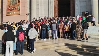 لـ مشاهدة قناعى يويا وتويا.. مئات السائحين يتوافدون على المتحف المصري بالتحرير | صور 