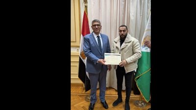 أنقذوا 3 صغار من النيران في الدور الـ11.. لحظة تكريم محافظ الجيزة لـ أبطال حريق كعابيش في فيصل