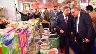 بتخفيضات 30%.. محافظ الدقهلية يفتتح معرض أهلًا رمضان