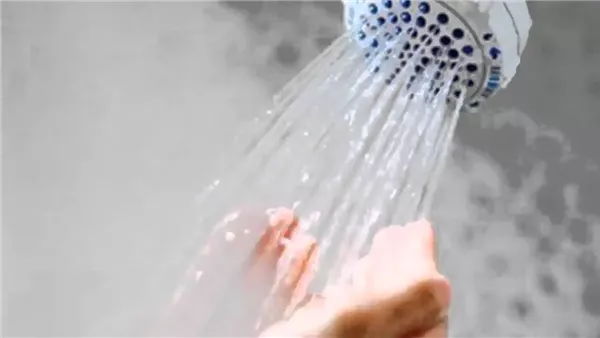 الاستحمام - أرشيفية