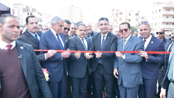  وزير التموين يفتتح