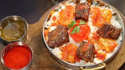 طريقة عمل الفتة المصرية بطعم زمان.. 5 خطوات للشيف نادية السيد