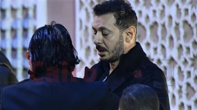 باس دماغه.. عمرو سعد يقدم واجب العزاء لمصطفى شعبان في شقيقه | بث مباشر