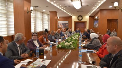 بورسعيد × 24 ساعة| المحافظة تتعاقد مع شركة بريطانية للنظافة.. وانطلاق بطولة الجمهورية للملاكمة