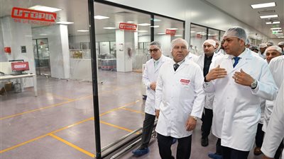 وزير الصناعة يفتتح مصنع شركة السويدي لكابلات الاتصالات ويتفقد خطوط الإنتاج بمصنعي يوتوبيا للأدوية وشنايدر إلكتريك