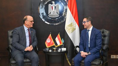 وزير الاستثمار يبحث سبل تعزيز العلاقات الاقتصادية بين مصر وتونس