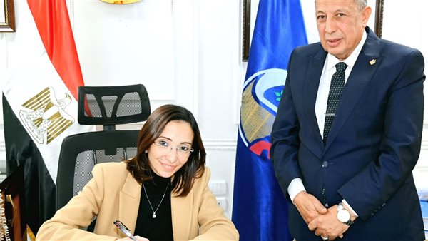 محافظ البحيرة تعتمد