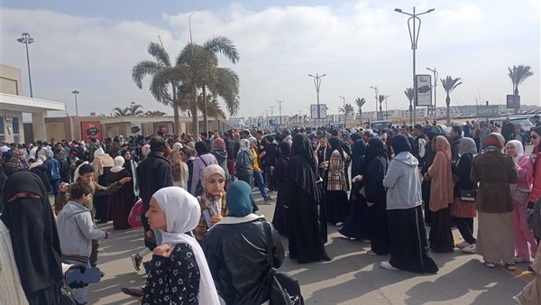 إقبال جماهيري على