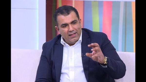 طبيب التجميل حاتم