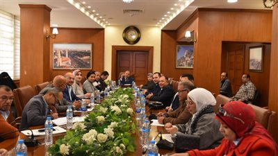 المحافظة مليئة بالقمامة│ بورسعيد تلجأ لشركة نظافة خاصة بعد فشل التنفيذيين.. هل تنجح؟ (تحليل)