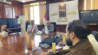 محافظ الأقصر للصحفيين: إذا وجدتم فسادًا أو مفسدًا.. أبلغوني فورًا