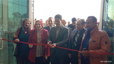 رئيس جامعة بنها يفتتح معرض منتجات طلاب كلية التربية النوعية