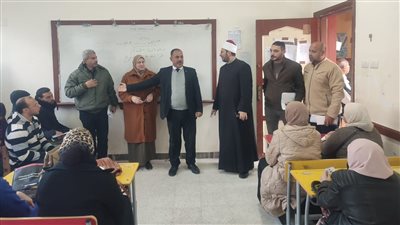 استقبال المرشحين للعمل بالحصة في منطقة الإسكندرية الأزهرية.. وتسليم خطابات التوزيع