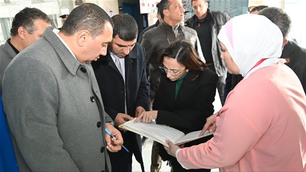 محافظ البحيرة تتفقد