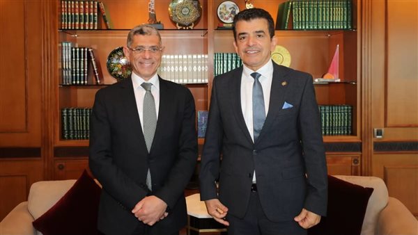  الدكتور شريف صدقي