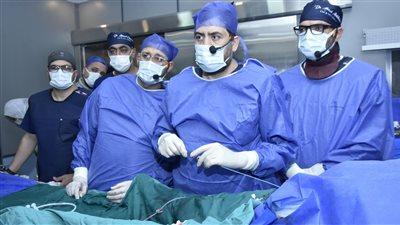 مريض عمره 69 عاما.. فريق مستشفى مبرة مصر القديمة ينجح في عملية تغيير وزرع للصمام الرئوي والأورطي 