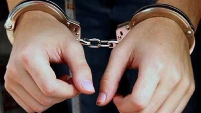 ضربوه بكوريك.. السجن 3 سنوات لعامل وسنة لشقيقه بتهمة الشروع في قتل مزارع بقنا 