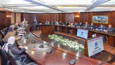 محافظ الإسكندرية يناقش استعدادات الأجهزة التنفيذية لاستقبال شهر رمضان