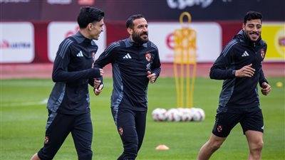الأهلي يعلن تعافي أشرف بن شرقي من الإصابة وانتظامه في التدريبات