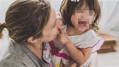 ادعت إصابة ابنتها بمرض مميت.. سيدة أمريكية متهمة بالاحتيال مقابل رحلة مجانية إلى ديزني وورلد