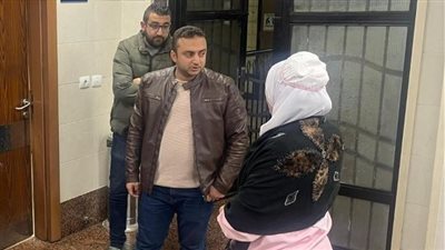 زيارة ليلية مفاجئة.. مدير الرعاية الصحية بالأقصر يتفقد مركز الكرنك ويطمئن على خدمات الأطفال حتى منتصف الليل