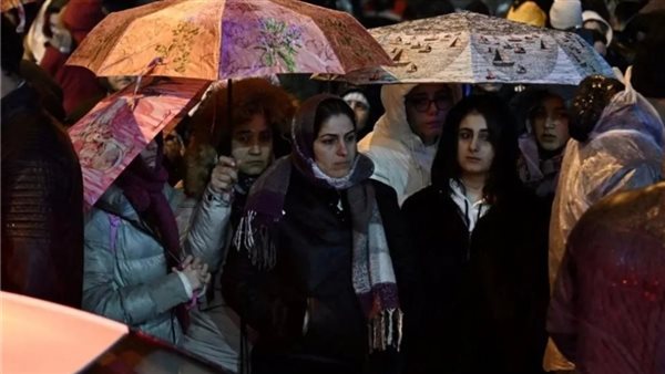 أهالي ضحايا زلزال