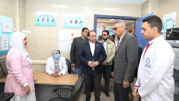 محافظ أسوان