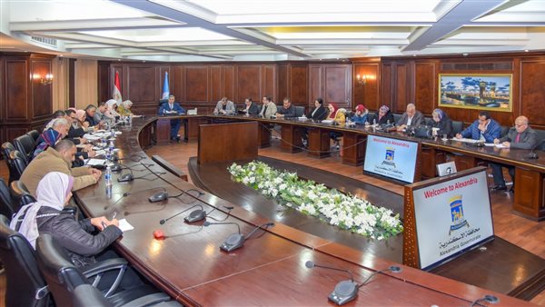 اجتماع محافظ الإسكندرية