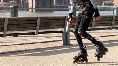 سابهم وجري.. فرار طالب بعد منع دخوله المدرسة بسبب الـ سكيت: أسرع من المواصلات ورياضي| فيديو