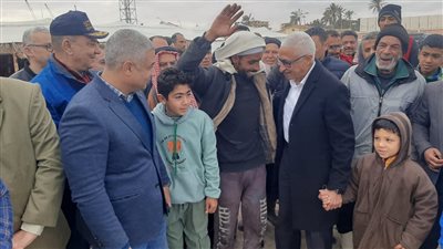 محافظ شمال سيناء يطلق إشارة البدء للصيد ليلًا في البحر المتوسط