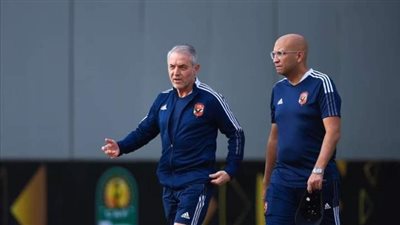 كولر يفاضل بين أحمد رضا وخالد عبد الفتاح لقيادة دفاع الأهلي أمام الإسماعيلي