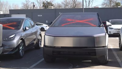 تسلا تستدعي أكثر من 63 ألف شاحنة سايبرترك بسبب عيب في الإضاءة