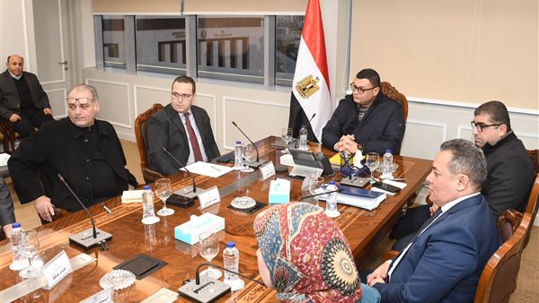 جانب من اجتماع وزير