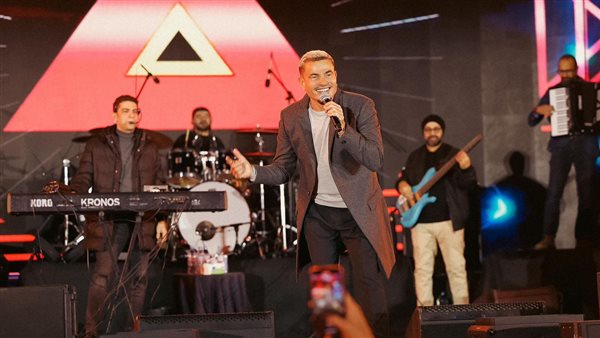 من حفل عمرو دياب