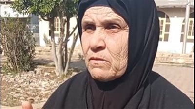 زوجة مسن قتل على يد 9 بكفر الشيخ بعد تأجيل محاكمتهم: دخلوا علينا البيت بالأسلحة وموتوه| بث مباشر 