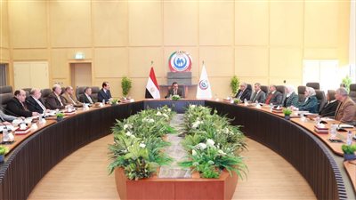 وزير الصحة يوجه بإعداد خطة متكاملة لتطوير منشآت التأمين الصحي وترشيد استخدام الدواء