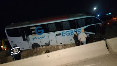 الدفع بـ 15 سيارة إسعاف.. تفاصيل إصابة 16 شخصًا إثر انقلاب أتوبيس بصحراوي المنيا| بث مباشر