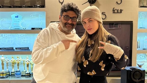 وليد منصور ونيكول