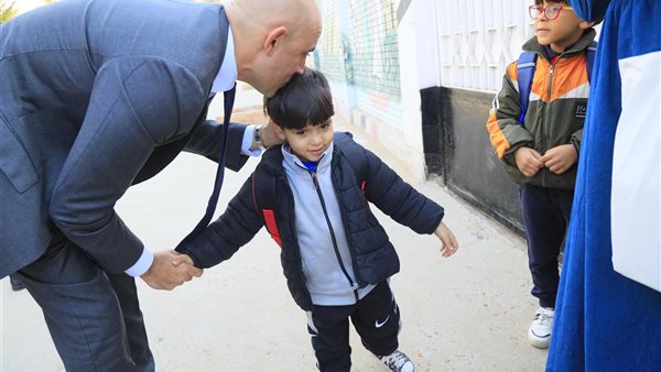 وزير التعليم وطلاب