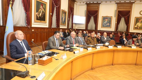  محافظ القاهرة خلال