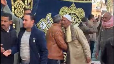 وسط حالة من الحزن.. والد الراحل وليد شعيب يتلقى واجب عزائه | بث مباشر 