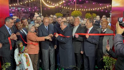 بحضور آلاف المواطنين.. محافظ بورسعيد ورئيس الغرفة التجارية يفتتحان معرض أهلا رمضان| صور