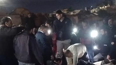 وسط بكاء أسرهم.. المئات يشيعون جنازة عاملي محارة سقطا من أعلى سقالة بالبحيرة| بث مباشر