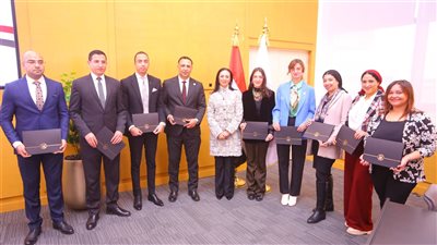 وزيرة التضامن تكرم الفريق المشارك بمناقشات استعراض التقرير الشامل لحقوق الإنسان بجنيف خلال يناير