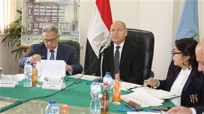 محافظ القاهرة: مهتمون بتطوير سوق العبور لدوره الهام في إحداث التوازن بالأسعار