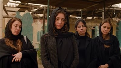 مش يمكن حد عملنا عمل.. نيللي كريم وكندة علوش وروبي يعانين من حلم الزواج في برومو مسلسل إخواتي